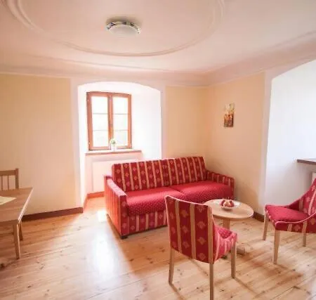 Burgappartement - Herrenhaus Ein Platz Im Gruenen アパート