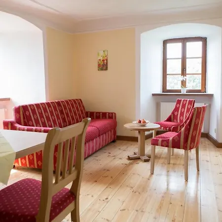Burgappartement - Herrenhaus Ein Platz Im Gruenen * ヴィースロッホ